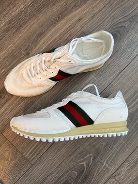 Gucci White Leather Sneakers with Red & Green Stripe